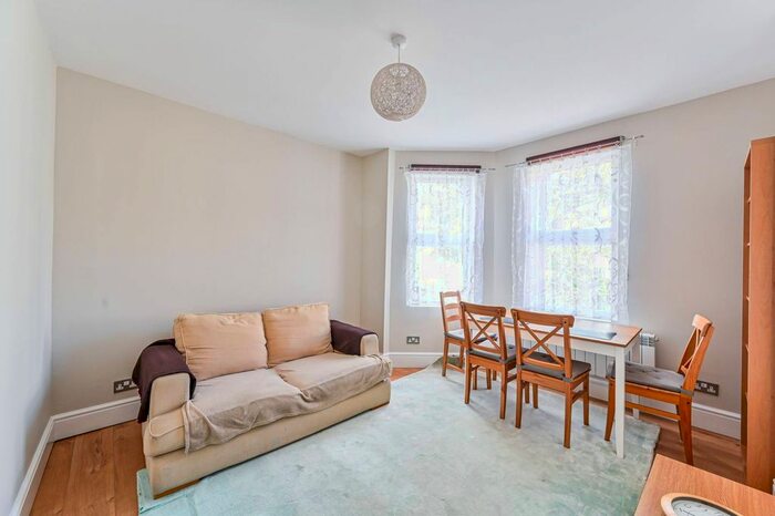 2 Bedroom Maisonette To Rent In Tynemouth Road, Tooting, Mitcham, CR4