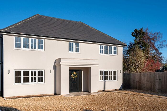 4 Bedroom Detached House For Sale In Oakley Drive, Fleet, GU51