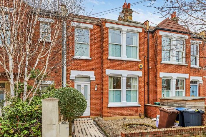 3 Bedroom Property To Rent In Effra Road, London, SW19