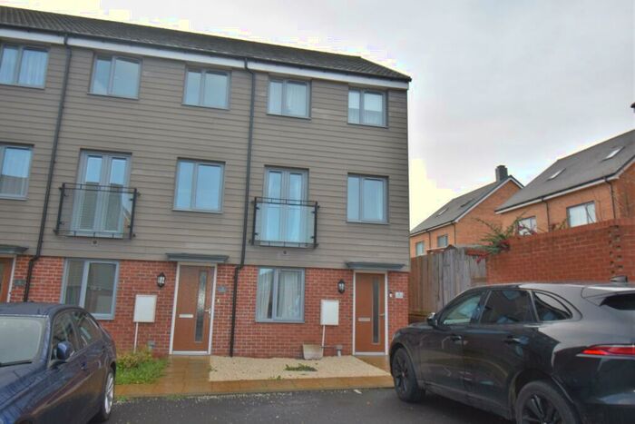 4 Bedroom Town House To Rent In Allington Way Swanley, BR8