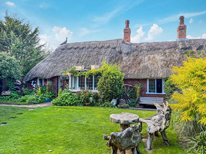 2 Bedroom Cottage For Sale In Sallys Lane, Churchtown, Southport, PR9