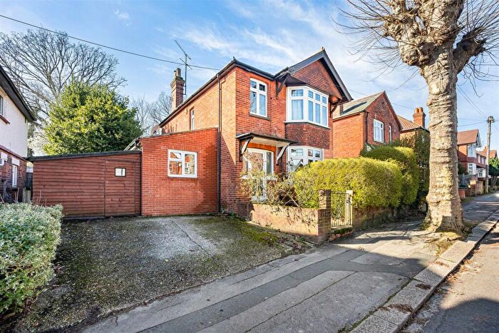 4 Bedroom Detached House For Sale In Waverley Road, Reading, RG30