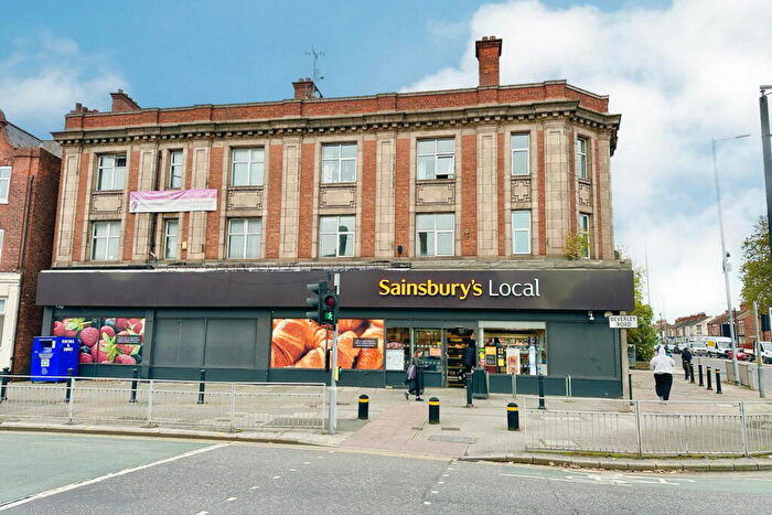 2 Bedroom Flat For Sale In House Apartments, Clough Road, Hull, HU6