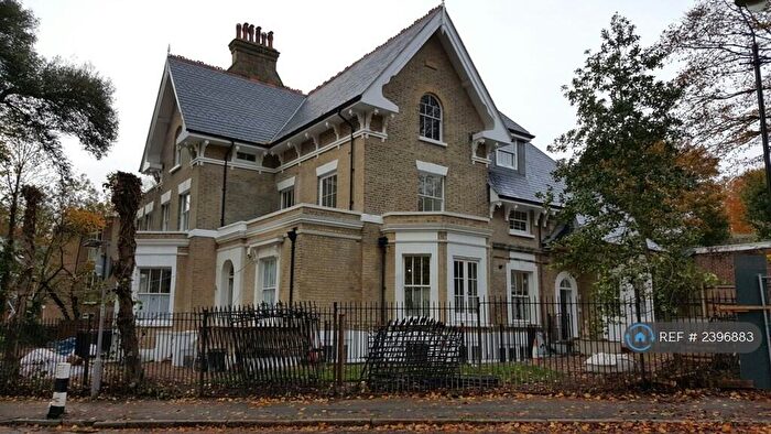 2 Bedroom Flat To Rent In Fox Hill, London, SE19