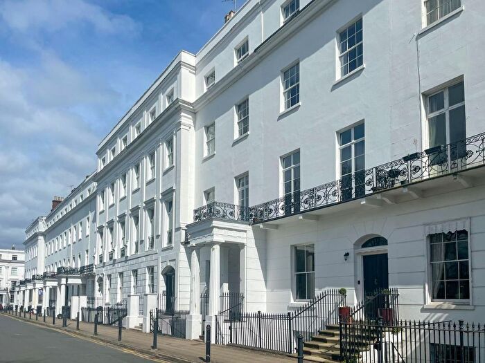 2 Bedroom Flat To Rent In Clarendon Square, Leamington Spa, CV32