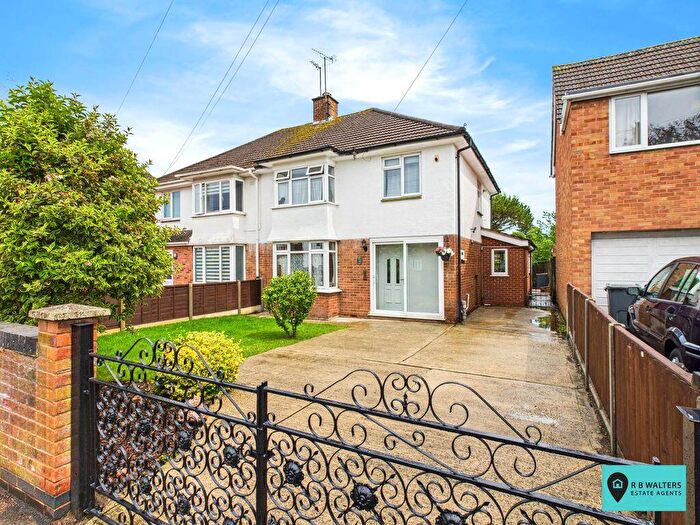 3 Bedroom Semi Detached House For Sale In Barnwood Avenue, Barnwood, GL4