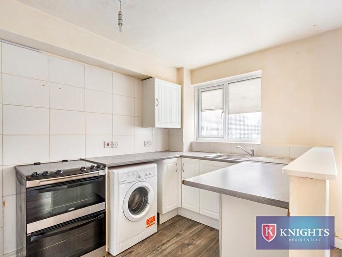 1 Bedroom Flat For Sale In Martin Close, London, N9