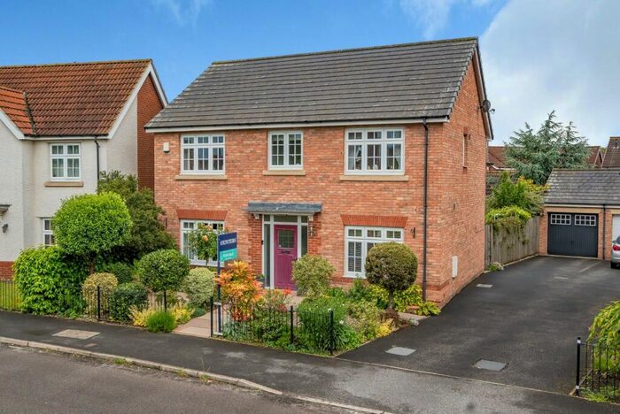 4 Bedroom Detached House For Sale In Moorland Road, Sherburn In Elmet, LS25