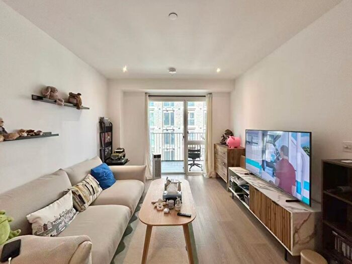 1 Bedroom Flat To Rent In Seagull Lane, London, E16
