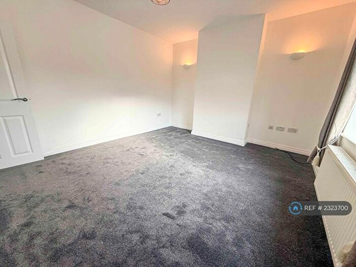 3 Bedroom Semi-Detached House To Rent In Heathbourne Road, Bacup, OL13