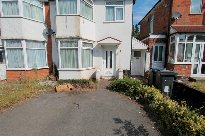3 Bedroom Semi-Detached House To Rent In Milburn Road, Birmingham, B44