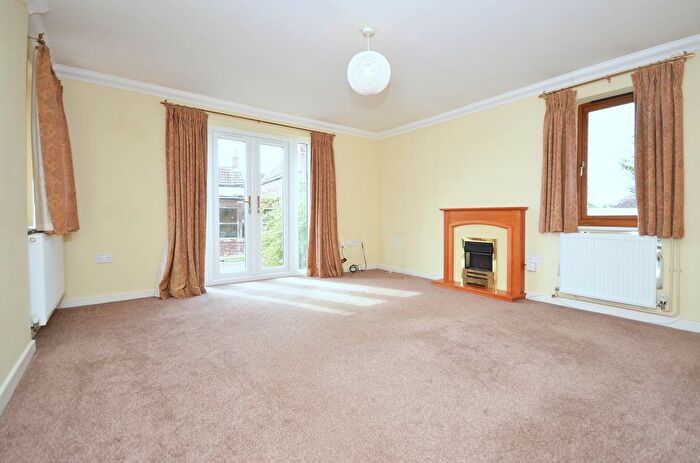 2 Bedroom Detached Bungalow For Sale In High Street, Earls Barton, Northamptonshire, NN6