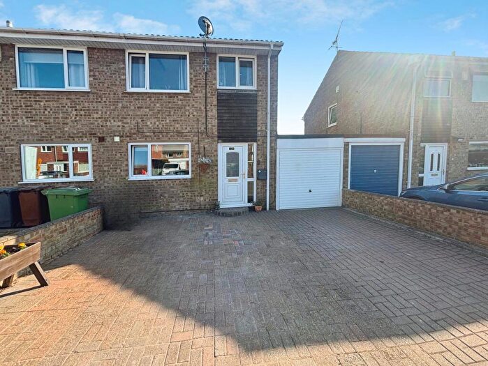 3 Bedroom Semi Detached House For Sale In Snowdon Close, Lincoln, LN5