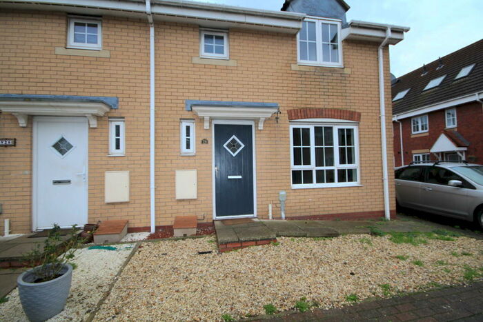 3 Bedroom End Of Terrace House To Rent In Acasta Way, Hull, HU9
