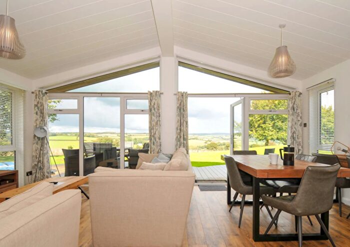 3 Bedroom Lodge For Sale In Looe, Cornwall, PL13