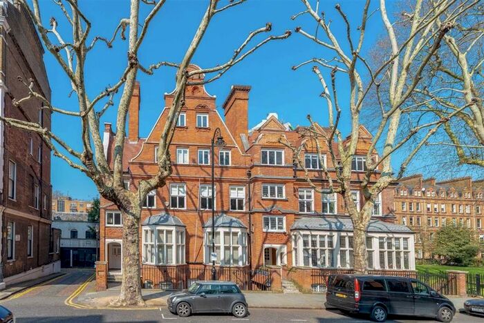 3 Bedroom Flat To Rent In Harrington Gardens, London, SW7