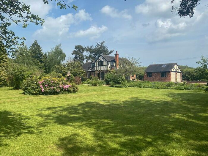 4 Bedroom Detached House For Sale In Brown's Lane, Yoxall, DE13