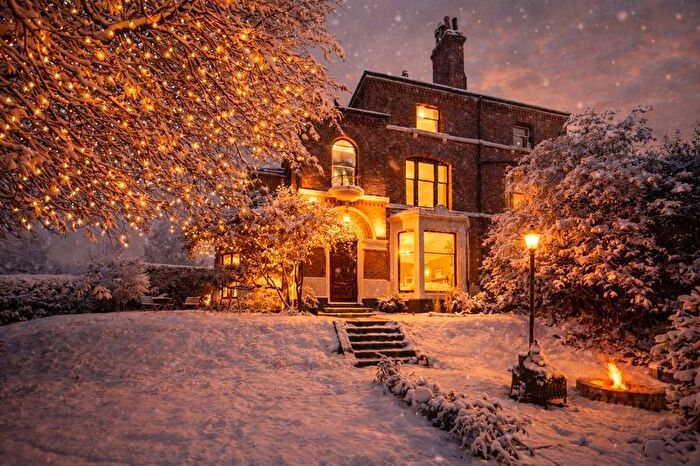 5 Bedroom Property For Sale In Carleton Road, Pontefract, WF8