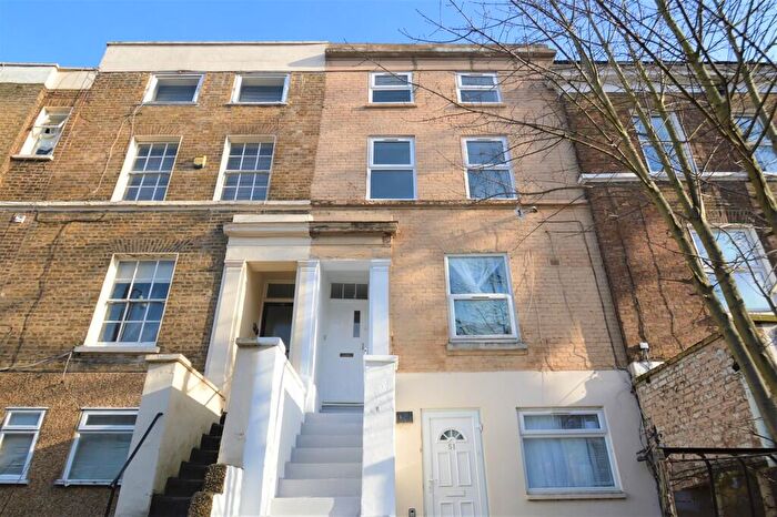 2 Bedroom Maisonette To Rent In Brookhill Road, London, SE18