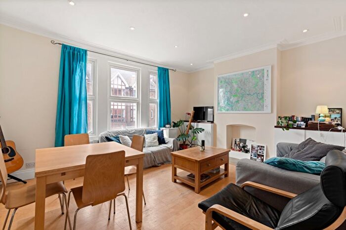 3 Bedroom Flat To Rent In Dawes Road, Fulham, SW6