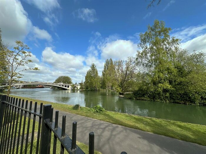 1 Bedroom Flat To Rent In Kingfisher Place, Kings Meadow Road, Reading, RG1