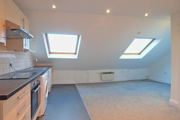 1 Bedroom Flat To Rent In Church Hill Road, Cheam, SM3