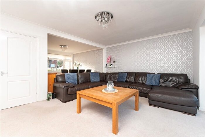 3 Bedroom Detached House For Sale In Honeyden Road, North Cray, Sidcup, Kent, DA14