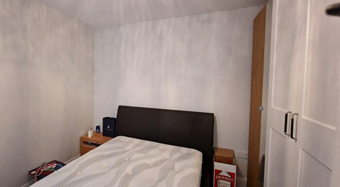 2 Bedroom Flat For Sale In Edgware Court, Edgware, HA8