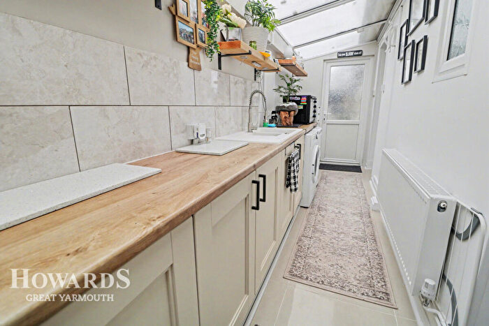 2 Bedroom Semi-Detached Bungalow For Sale In Westerley Way, Caister-on-Sea, NR30