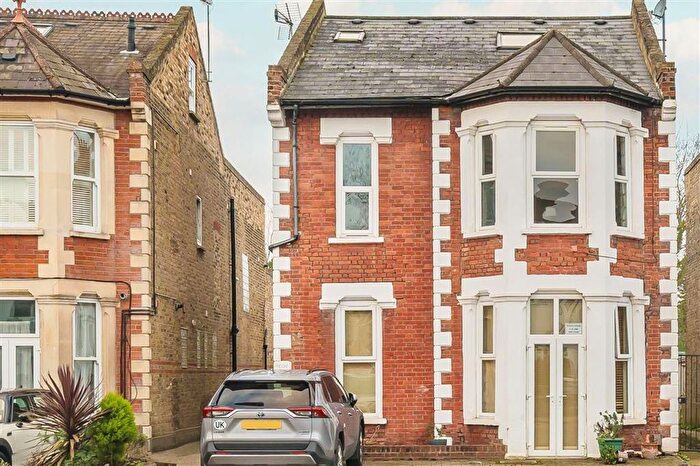 1 Bedroom Flat To Rent In Waldegrave Road, Teddington, TW11