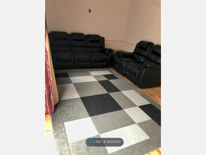 3 Bedroom Terraced House To Rent In Wren Court, Slough, SL3