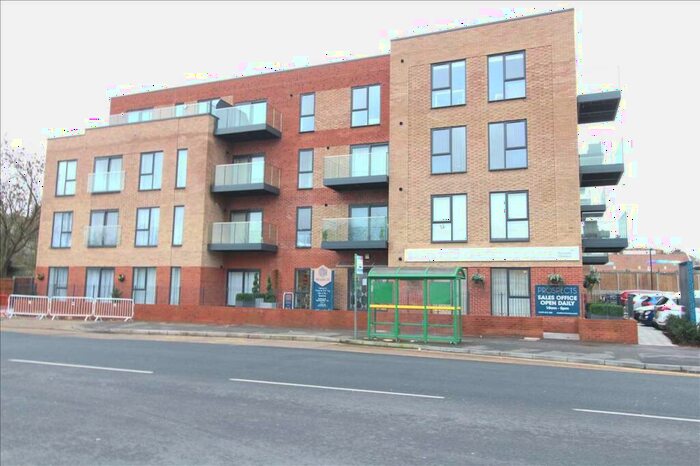 2 Bedroom Apartment To Rent In Westcliff On Sea, SS0