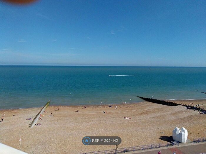 2 Bedroom Flat To Rent In Royal Parade, Eastbourne, BN22