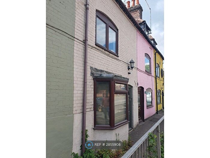 2 Bedroom Terraced House To Rent In West Wycombe Road, High Wycombe, HP12