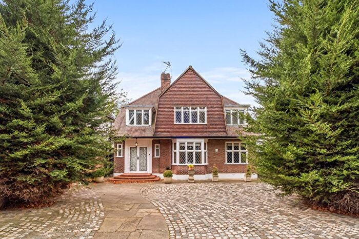 5 Bedroom Detached House To Rent In Hartington Road, Chiswick, W4