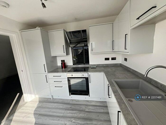 3 Bedroom Flat To Rent In Abbeydale Way, Rutherglen, Glasgow, G73