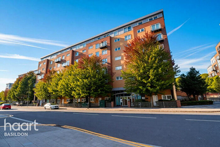 1 Bedroom Apartment For Sale In Cherrydown East, Basildon, SS16
