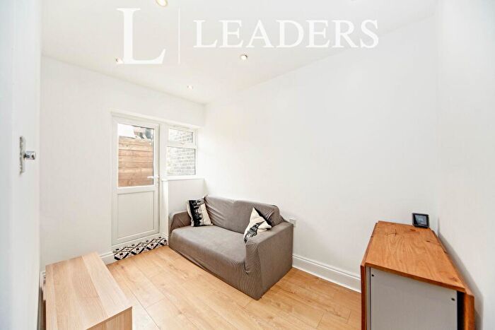 1 Bedroom Apartment To Rent In Birchanger Road, SE25