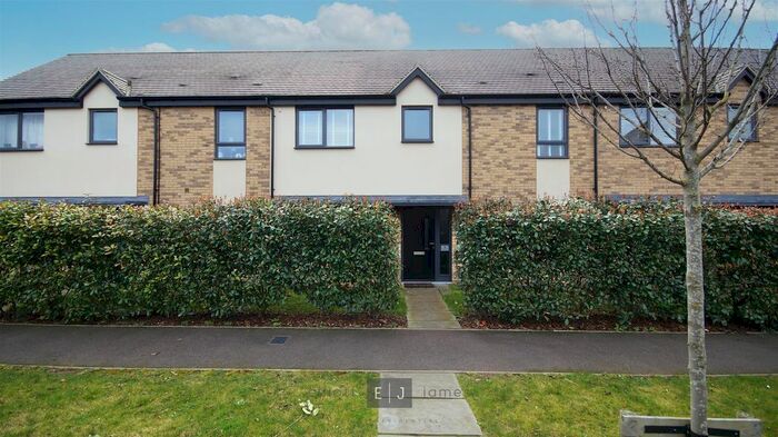 3 Bedroom Terraced House To Rent In Park View, Chigwell, IG7