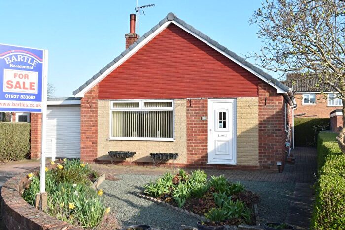 2 Bedroom Detached Bungalow For Sale In Hillcrest, Tadcaster, North Yorkshire, LS24