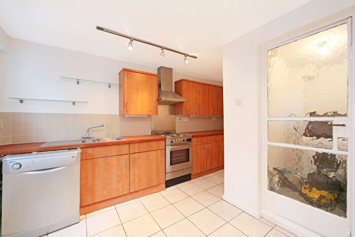 2 Bedroom Flat To Rent In Lexham Gardens, London, W8