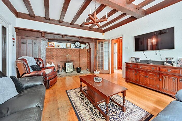 5 Bedroom Detached House For Sale In Abbots Road, Watford, Abbots Langley, WD5