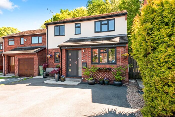 3 Bedroom Detached House For Sale In Crown Street, Scissett, HD8