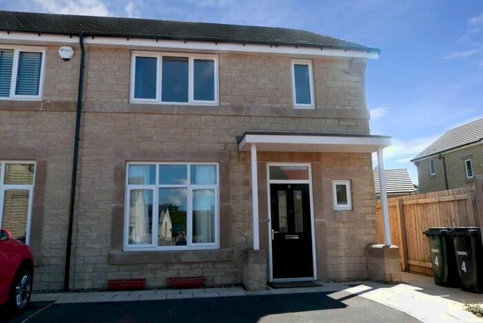 3 Bedroom Semi-Detached House To Rent In Dale Croft Walk, Ilkley, LS29