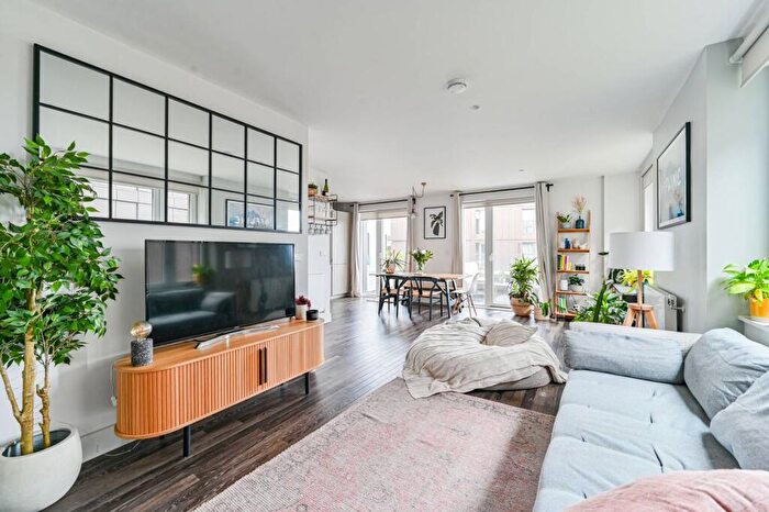 3 Bedroom Flat For Sale In Moulding Lane, New Cross, London, SE14