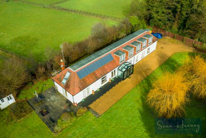 3 Bedroom Property For Sale In Arkley Lane, Barnet, EN5