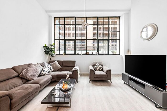 1 Bedroom Flat To Rent In Truscon House, Carnation Gardens, Hayes, UB3