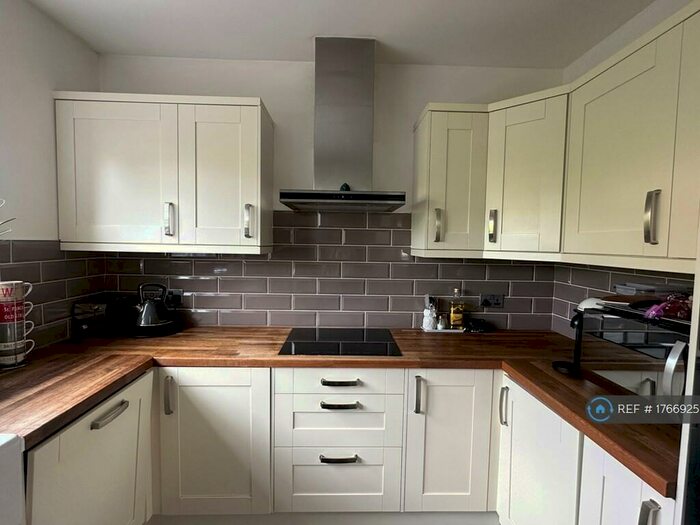 3 Bedroom Semi-Detached House To Rent In Athelney Street, London, SE6