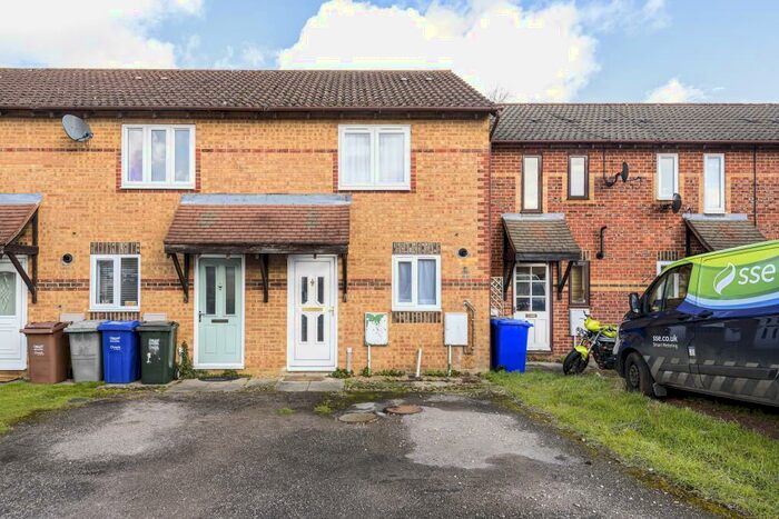 2 Bedroom Terraced House To Rent In Honeysuckle Close, Bicester, OX26