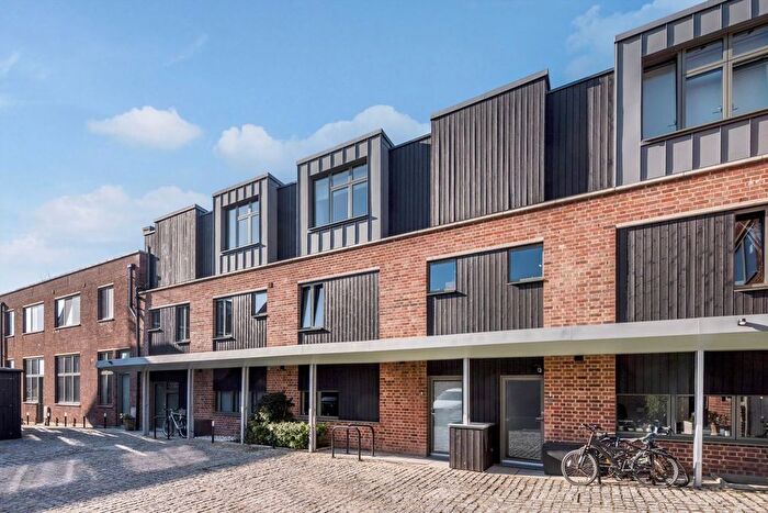 4 Bedroom Property To Rent In Etrona Mews, London, NW2